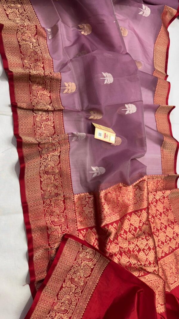 Light Lavender And Red Border Exclusive Mashru Border Kora Banarasi Silk Saree