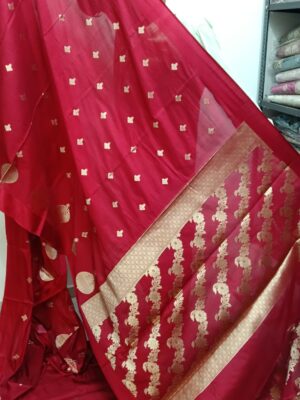 Premium Maroon Banarasi Silk Saree with Rich Golden Zari Border and Floral Woven Pallu